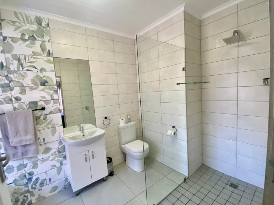 4 Bedroom Property for Sale in Linkside Western Cape